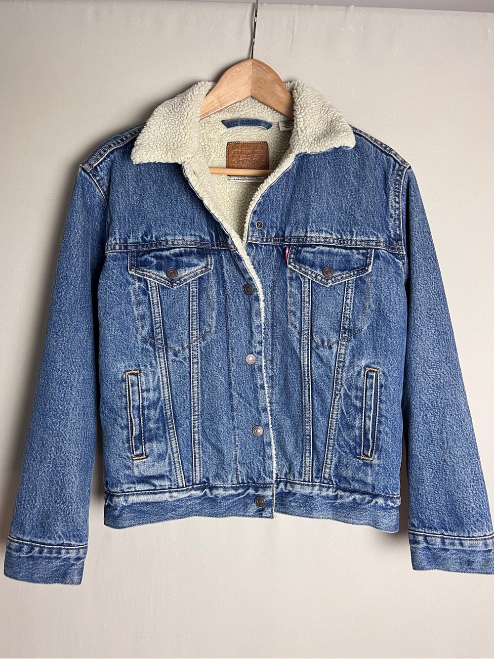 Levi’s Premium Sherpa-Lined Trucker Jacket • Size XS